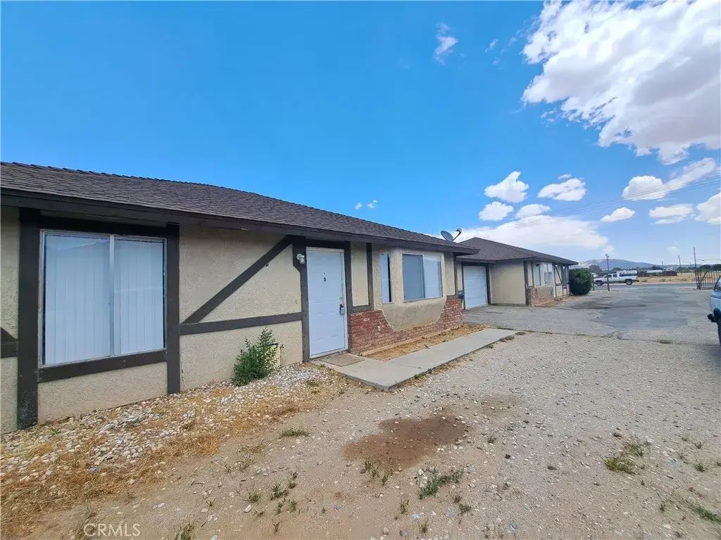 12222 Kiowa Road 3, Apple Valley