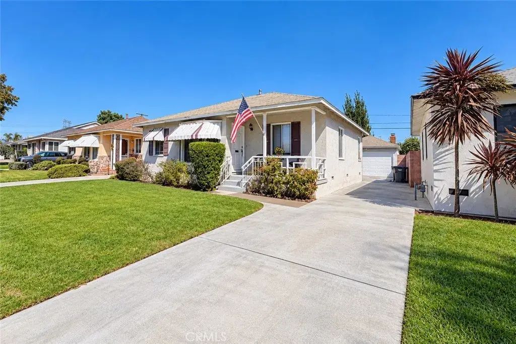 4628 Knoxville Avenue, Lakewood