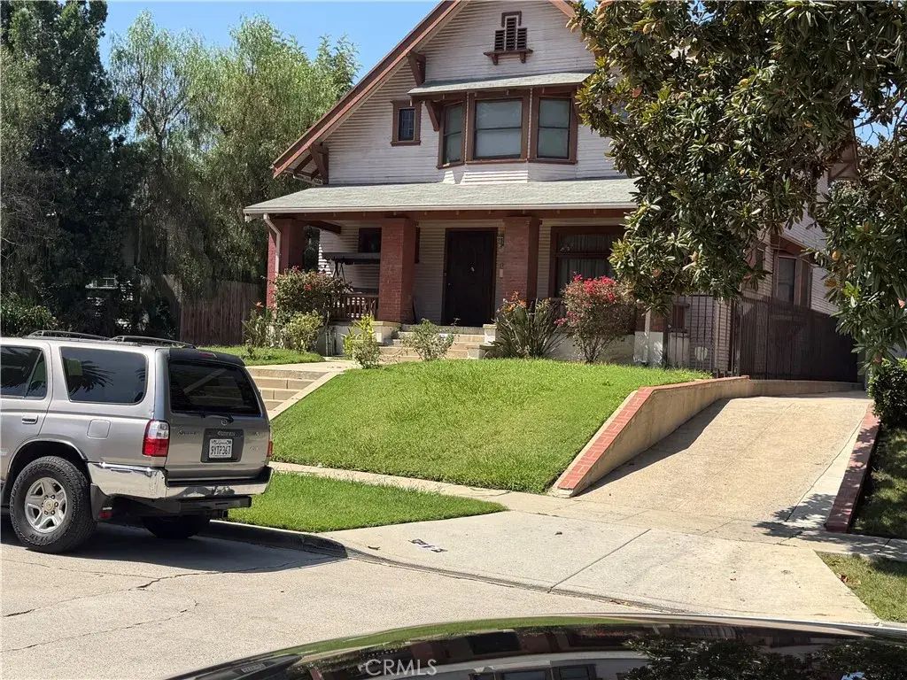 1253 S Victoria, Los Angeles