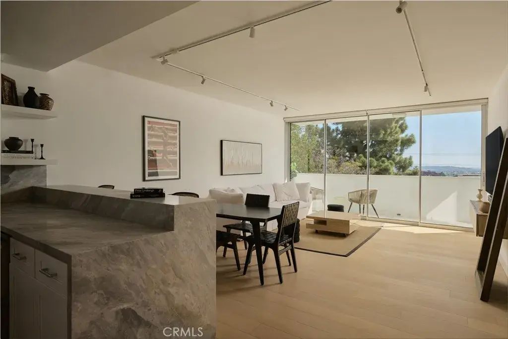 8787 Shoreham Drive 105, West Hollywood