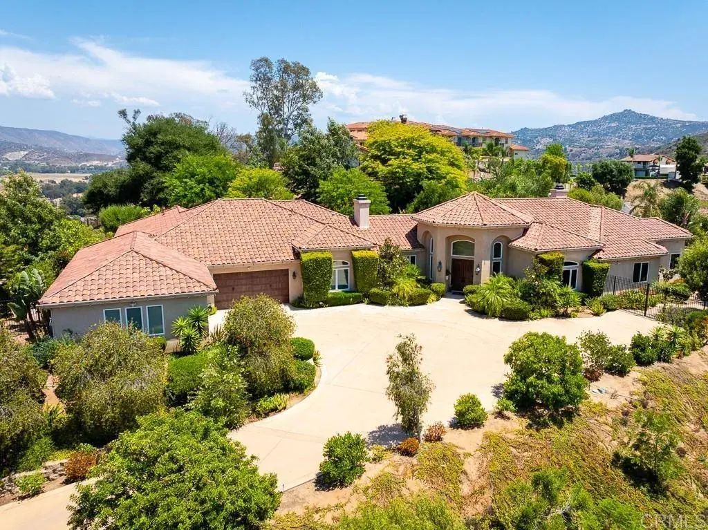 14106 Summit Crest, Escondido