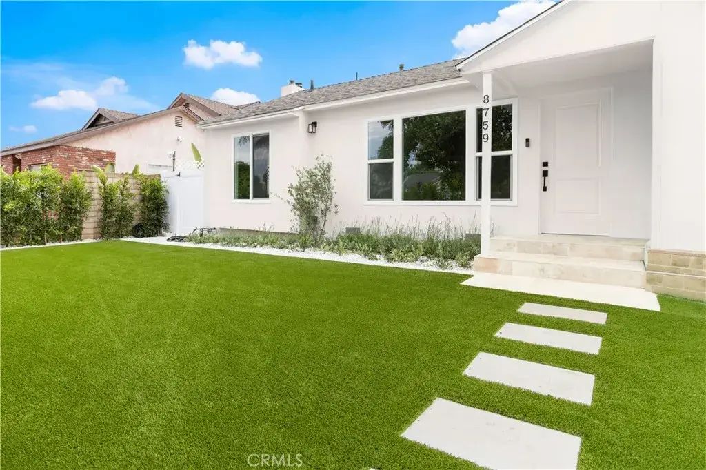 8759 Snowden Ave., Arleta