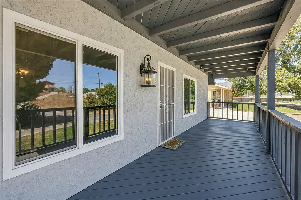 4718 Quartz Hill, Lancaster