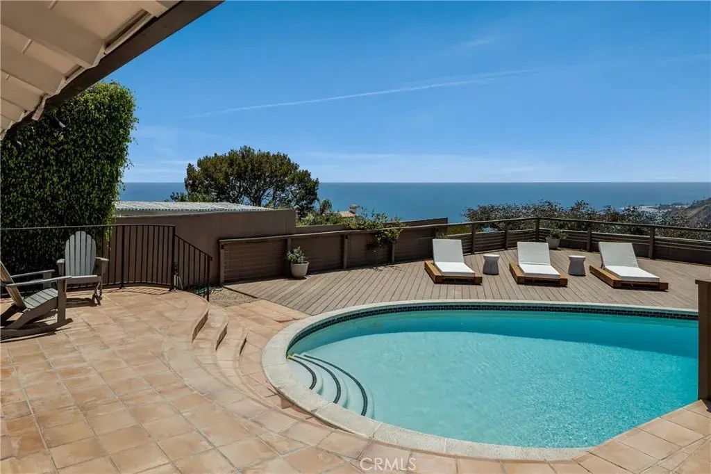 225 Notteargenta Road, Pacific Palisades