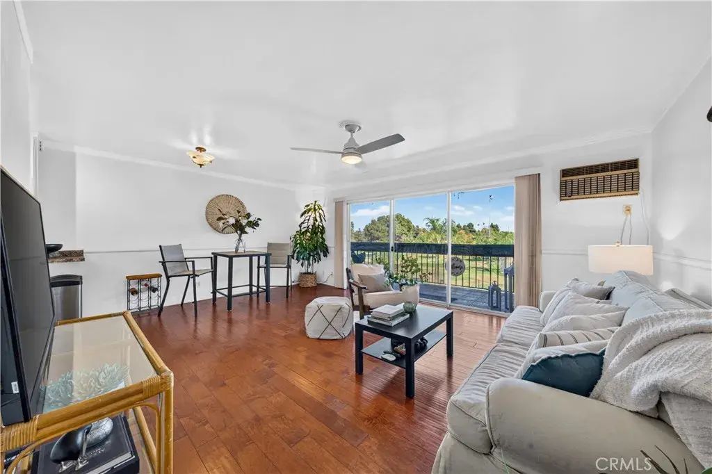 1061 Park Avenue 306, Long Beach