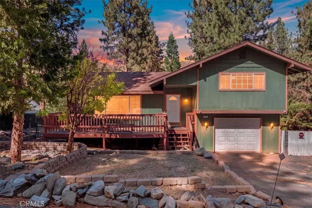 570 Lark, Wrightwood
