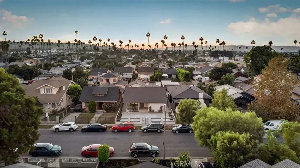 3439 6th, Los Angeles