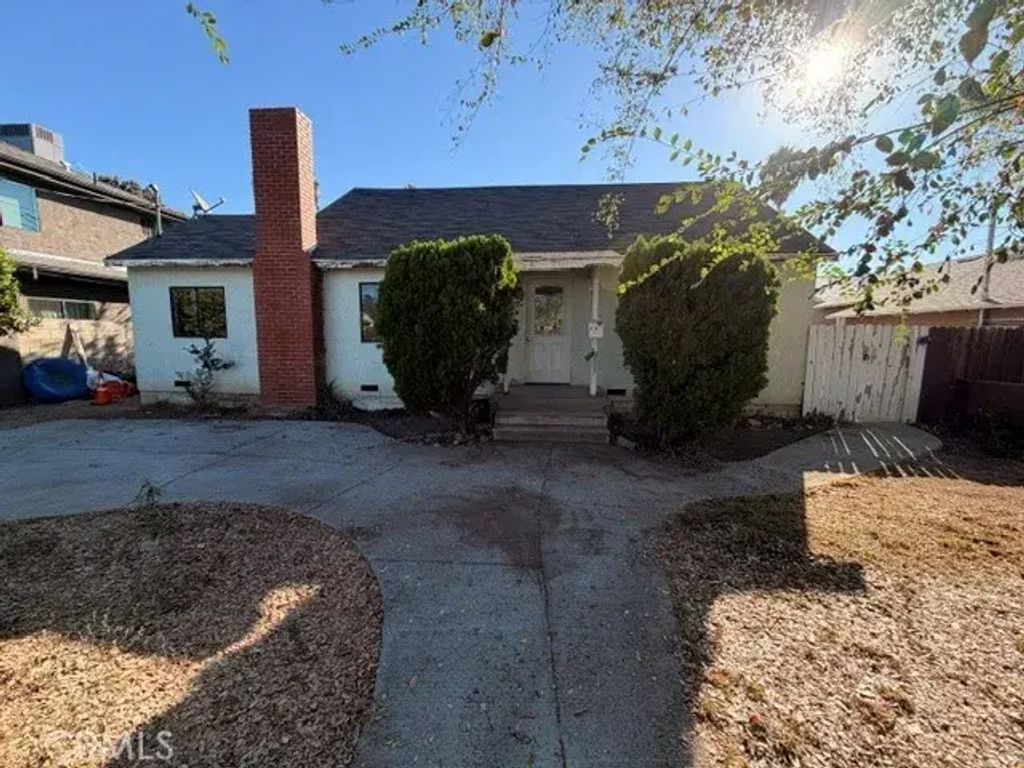 6718 Varna Avenue, Valley Glen