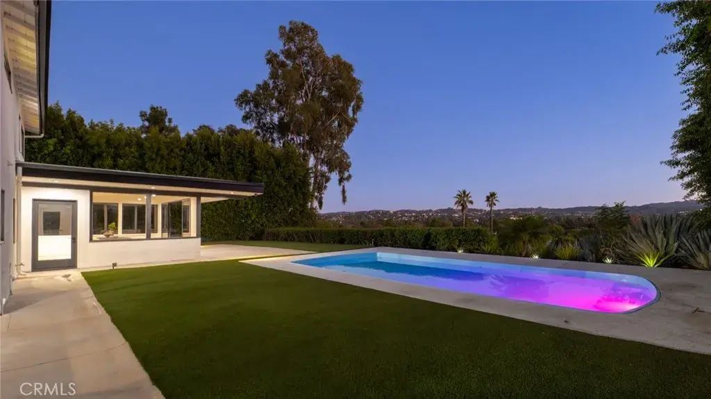 23310 Aetna Street, Woodland Hills