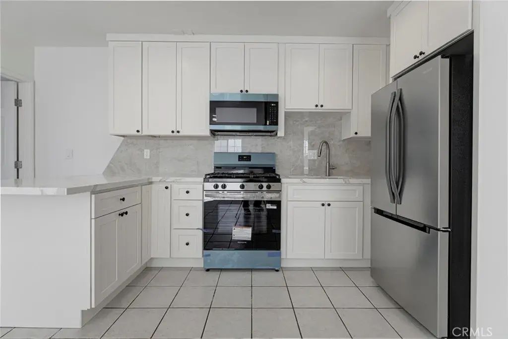 7406 Radford 2, North Hollywood