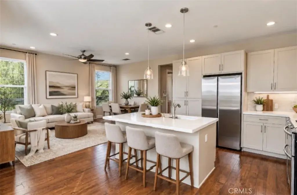 902 N Botanica Lane A, Azusa
