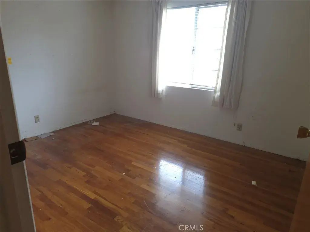 252 Sharry, Santa Maria