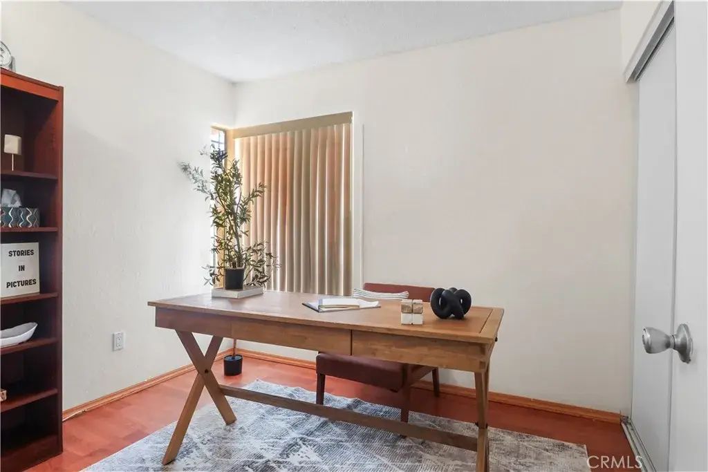 571 W Cypress Circle West, Compton