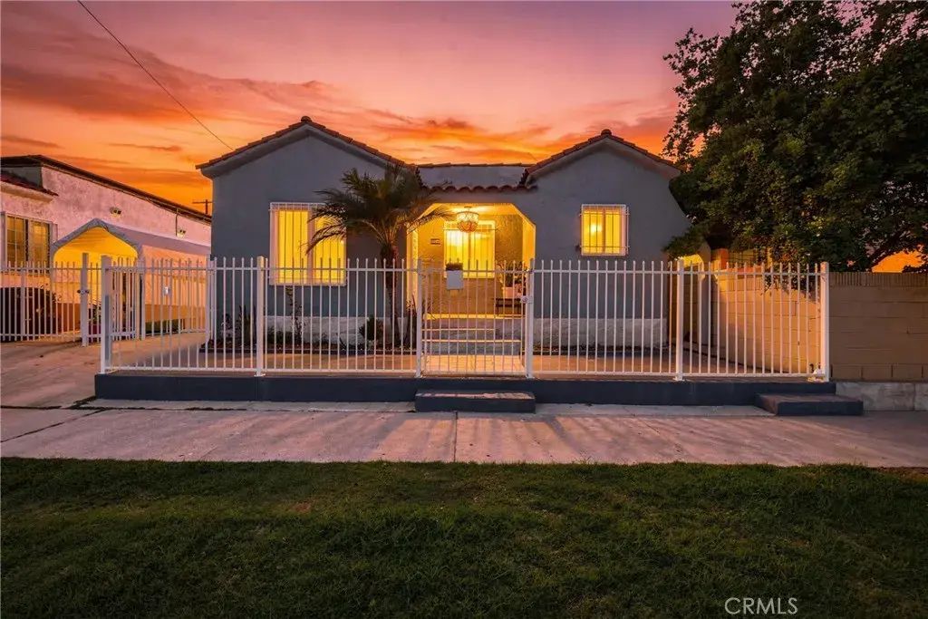 8205 Stanford Ave, Los Angeles