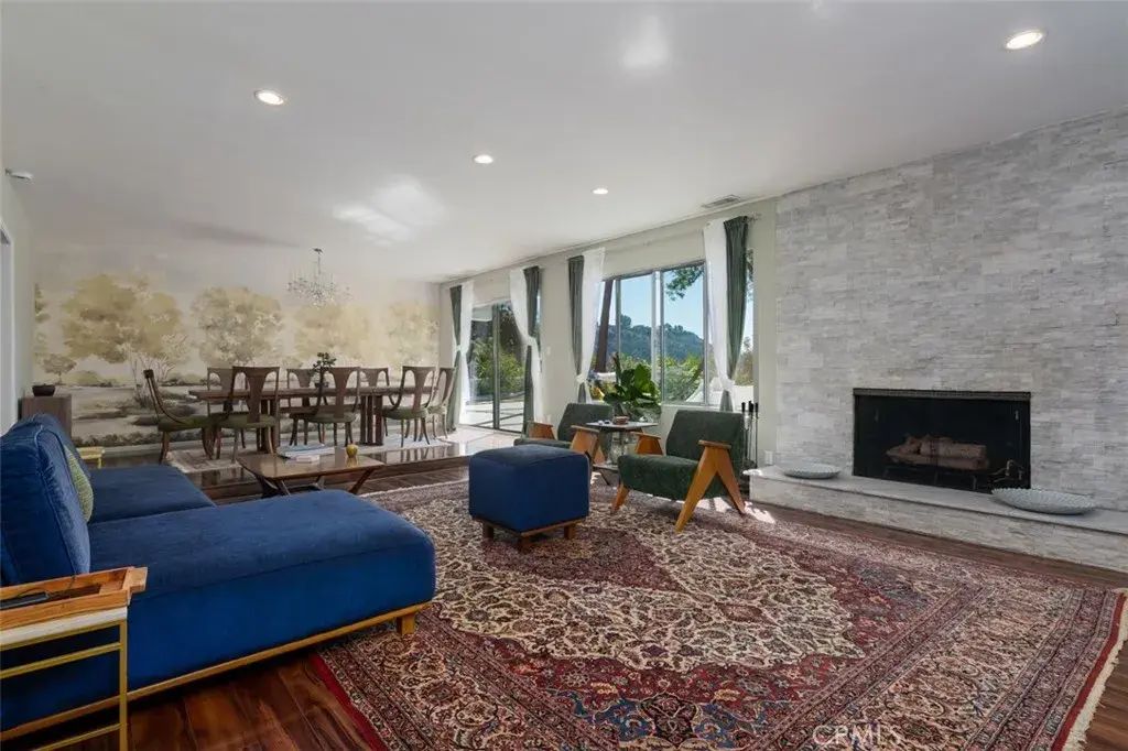 2657 Zorada, Los Angeles