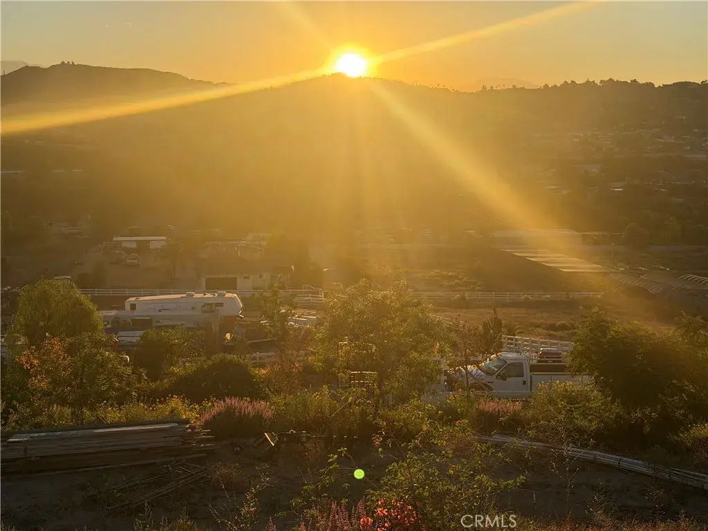 Felspar, Jurupa Valley