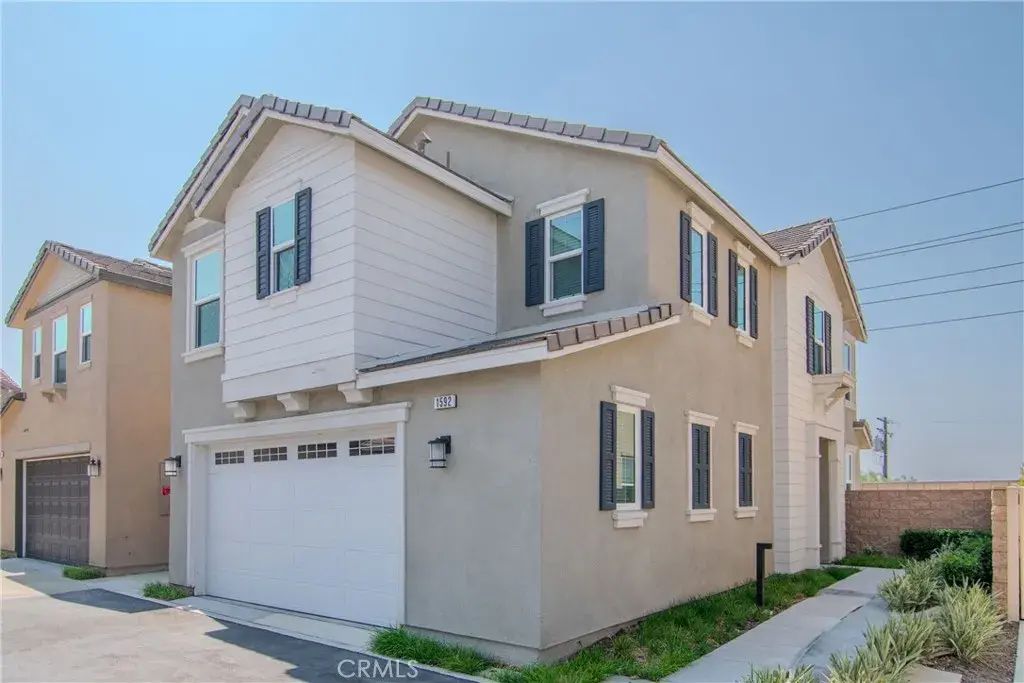 1592 Redwoods Drive, Upland