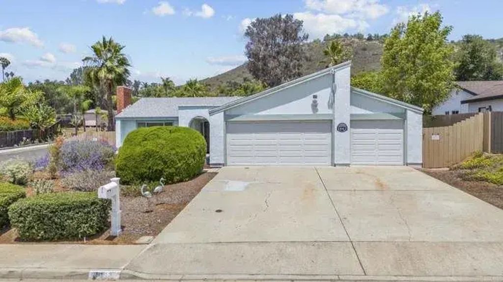 1062 Ponderosa, San Marcos