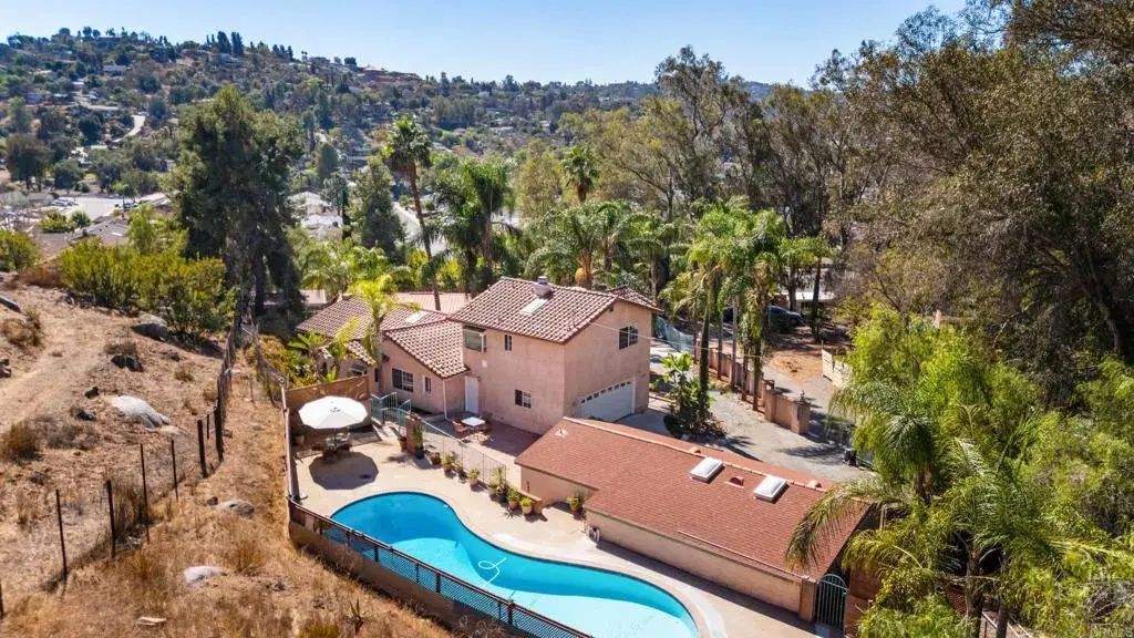 1153 Merritt Dr, El Cajon