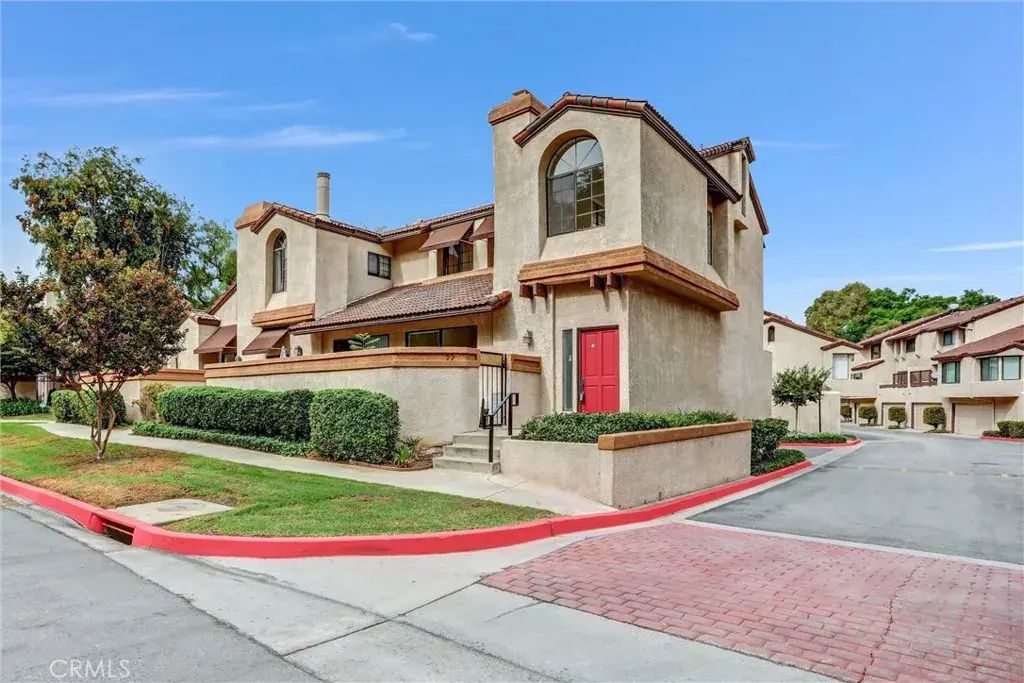 22 Mesquite, Pomona