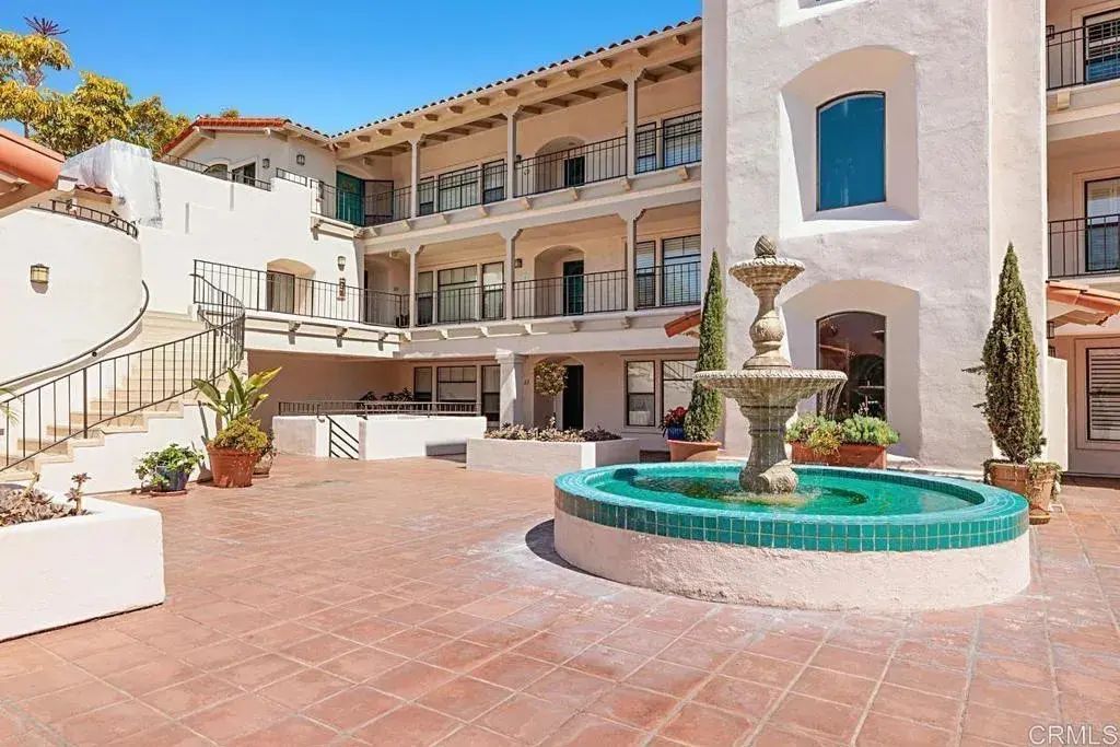 7757 Eads Avenue C2, La Jolla