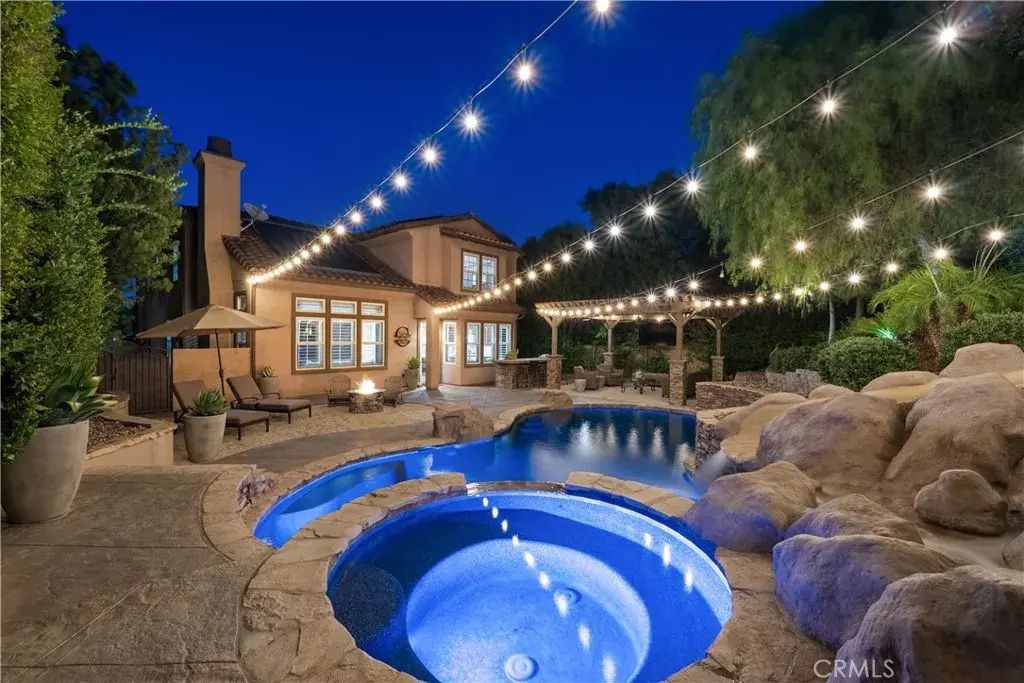 25638 Elmwood Lane, Valencia