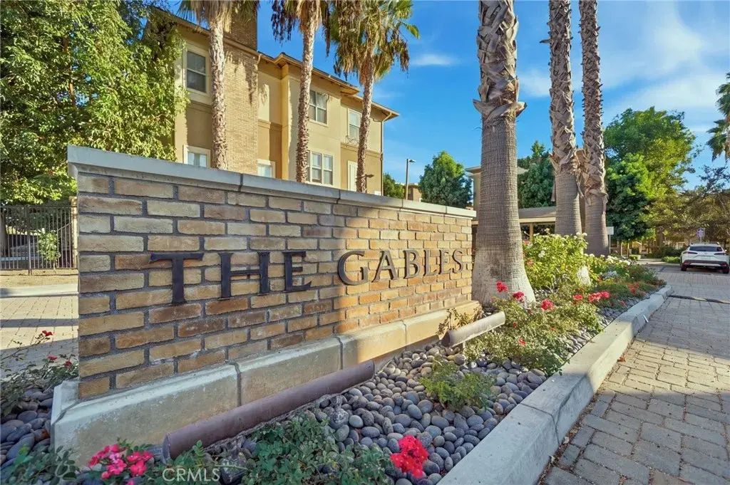16094 Gables, Whittier