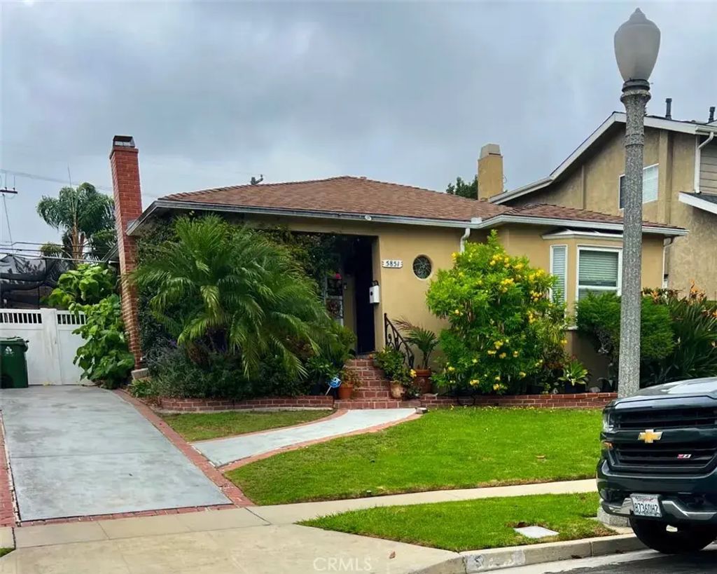 5851 W 77th Place, Los Angeles