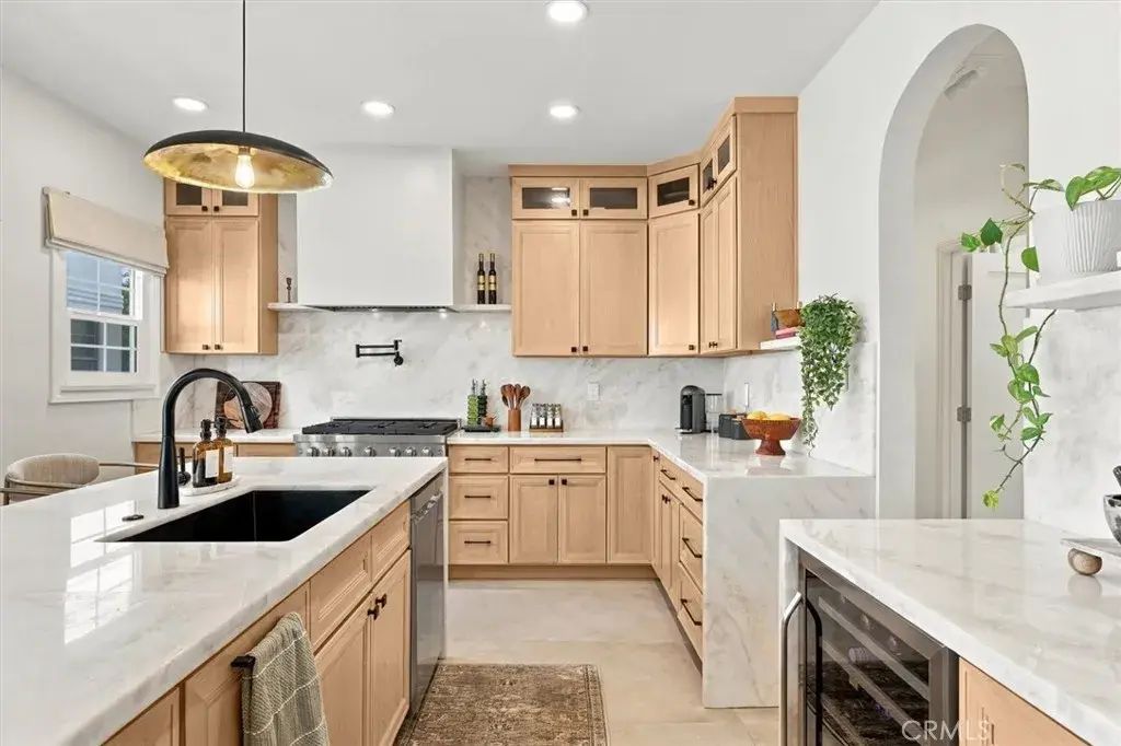 900 S Curson, Los Angeles