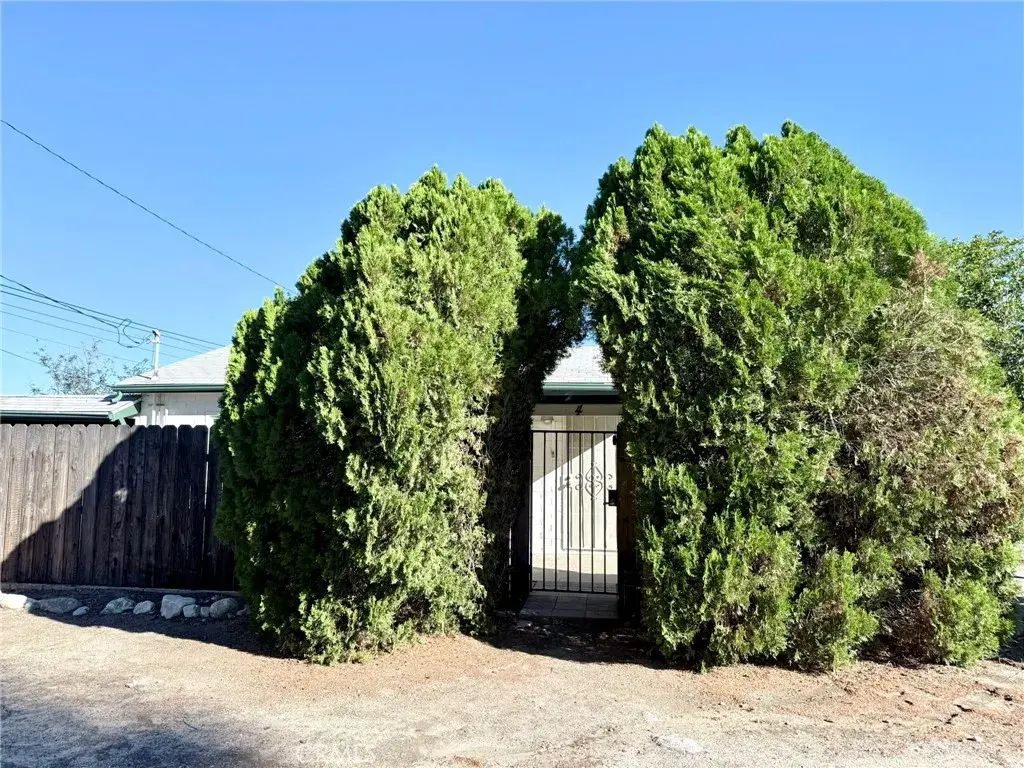 2279 Mentone 4, Mentone