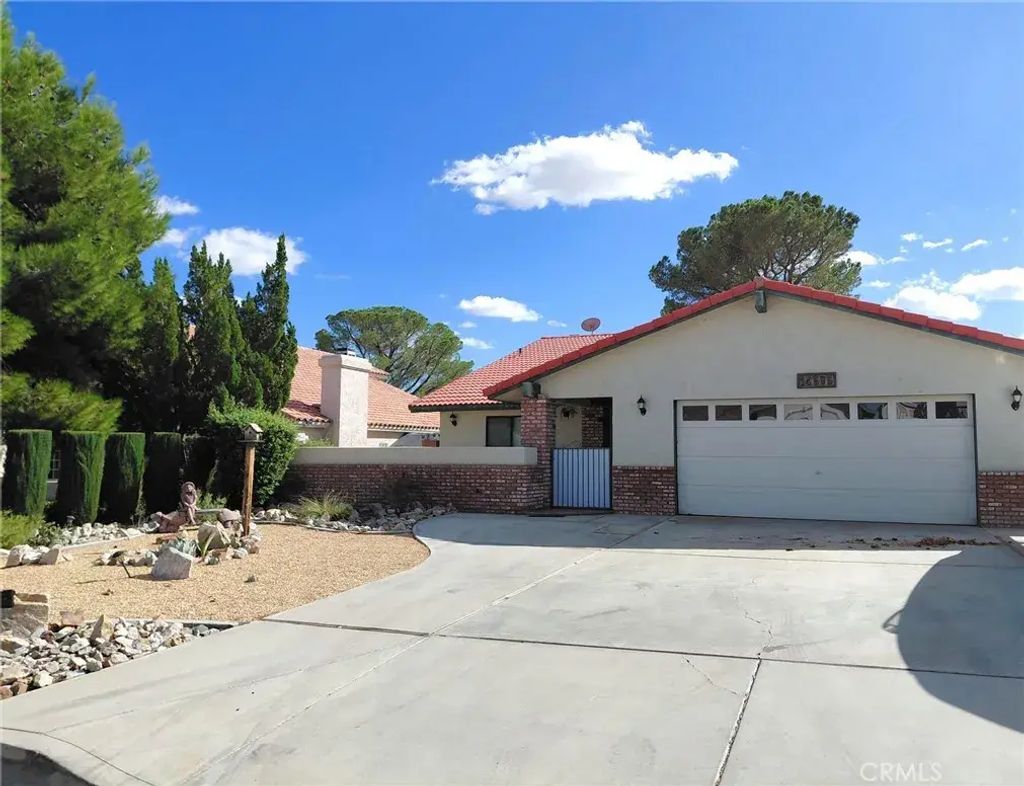 14595 Cool Glen, Helendale