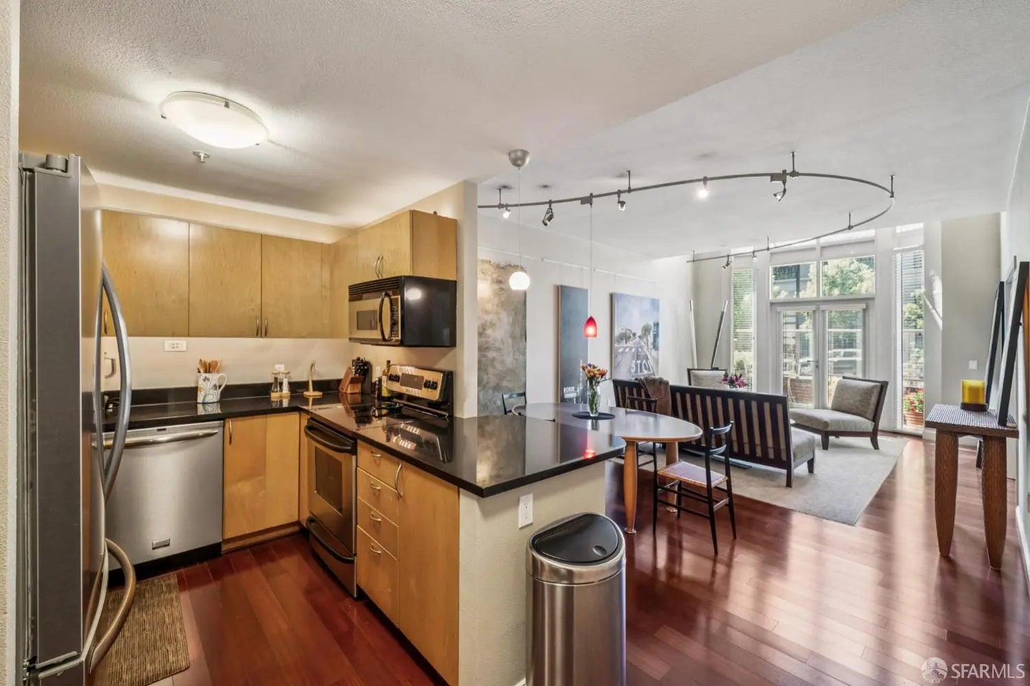 Photo of Listing #425065708