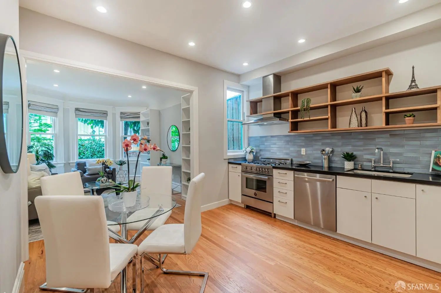 Photo of Listing #425070492