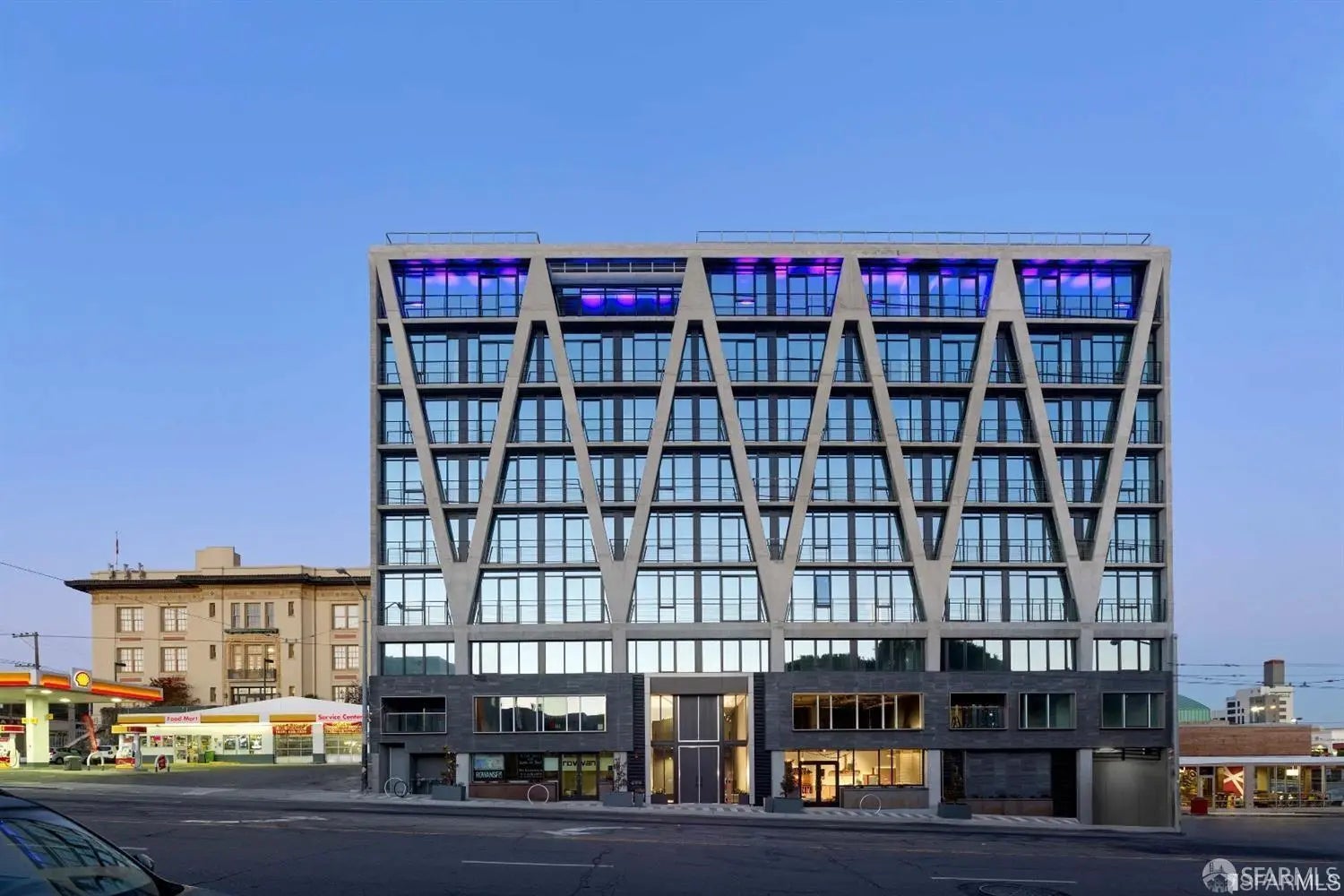 Photo of Listing #425077606