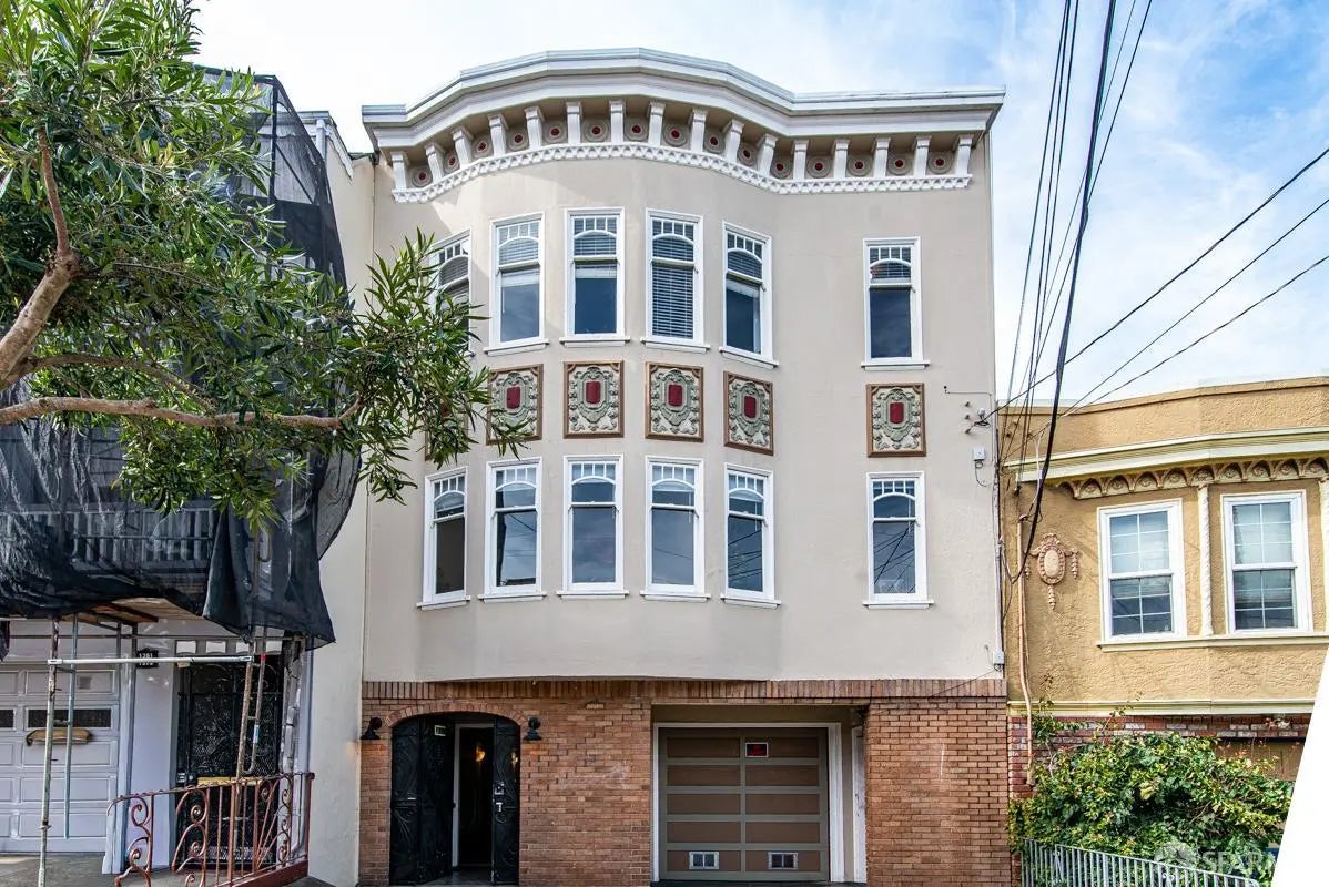 Photo of Listing #426108329