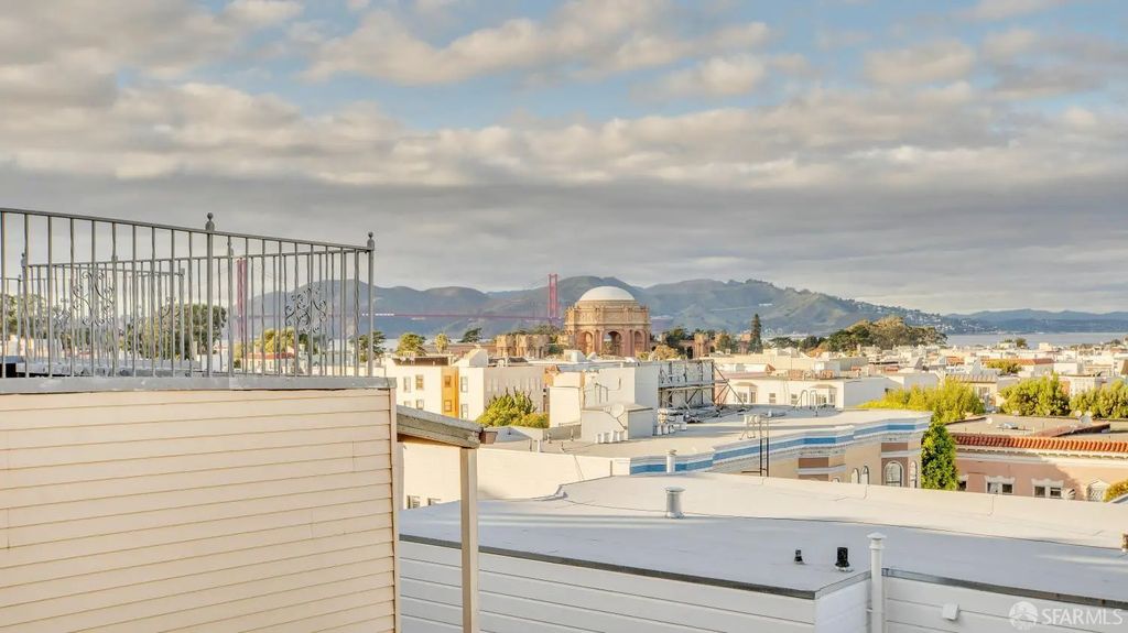 2612 Greenwich Street, San Francisco
