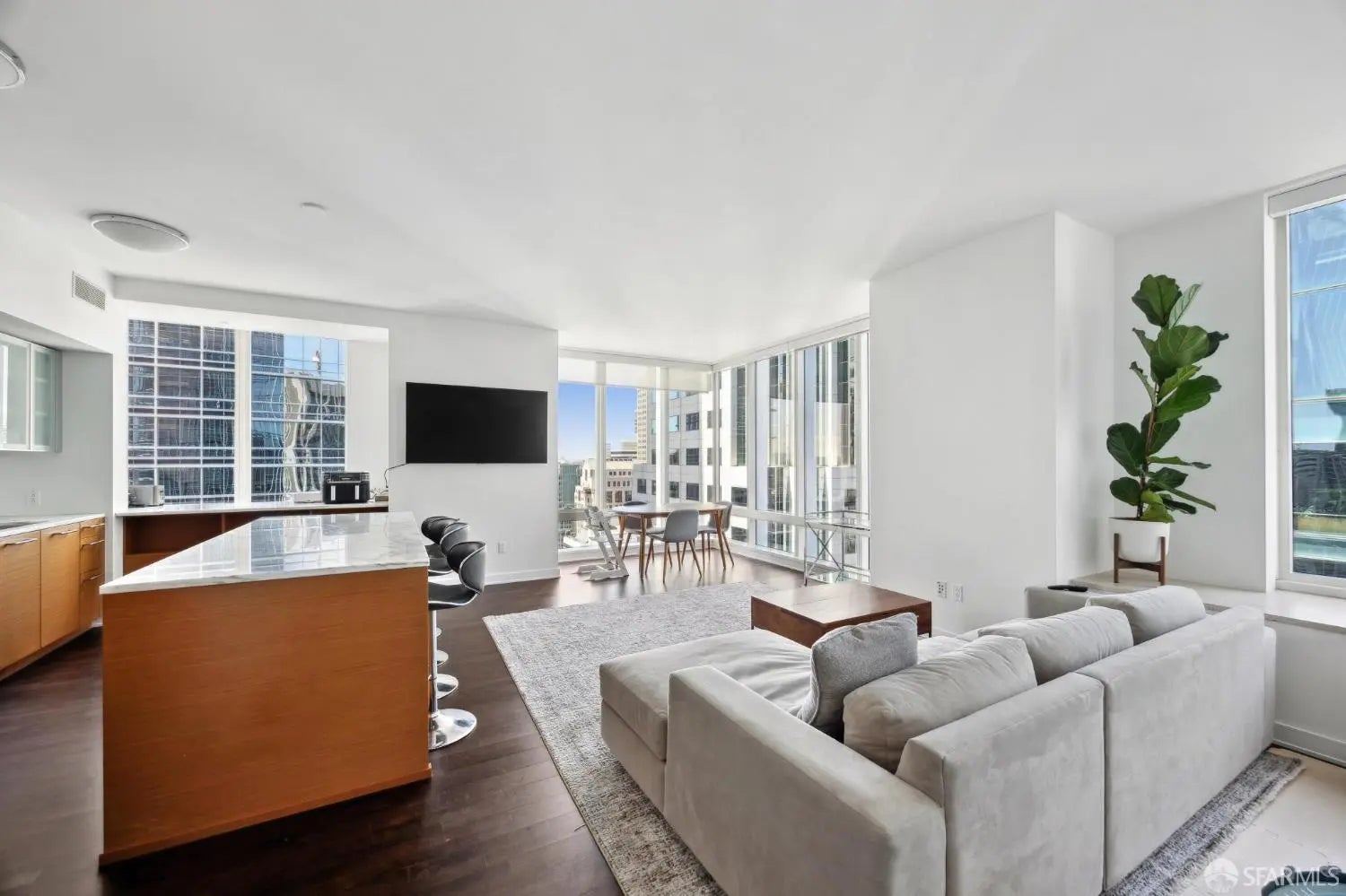 Photo of Listing #426108795