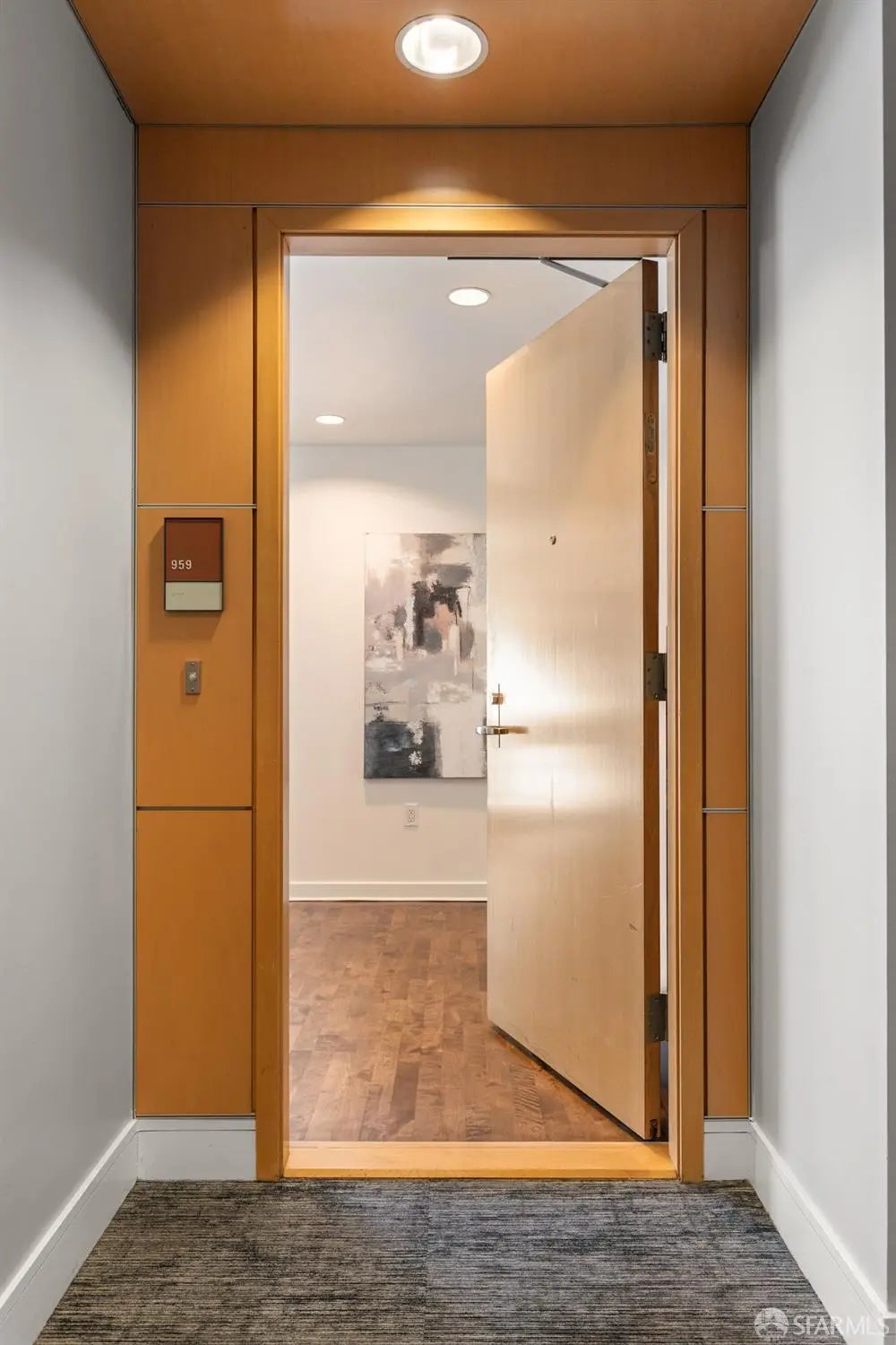 Photo of Listing #425093220