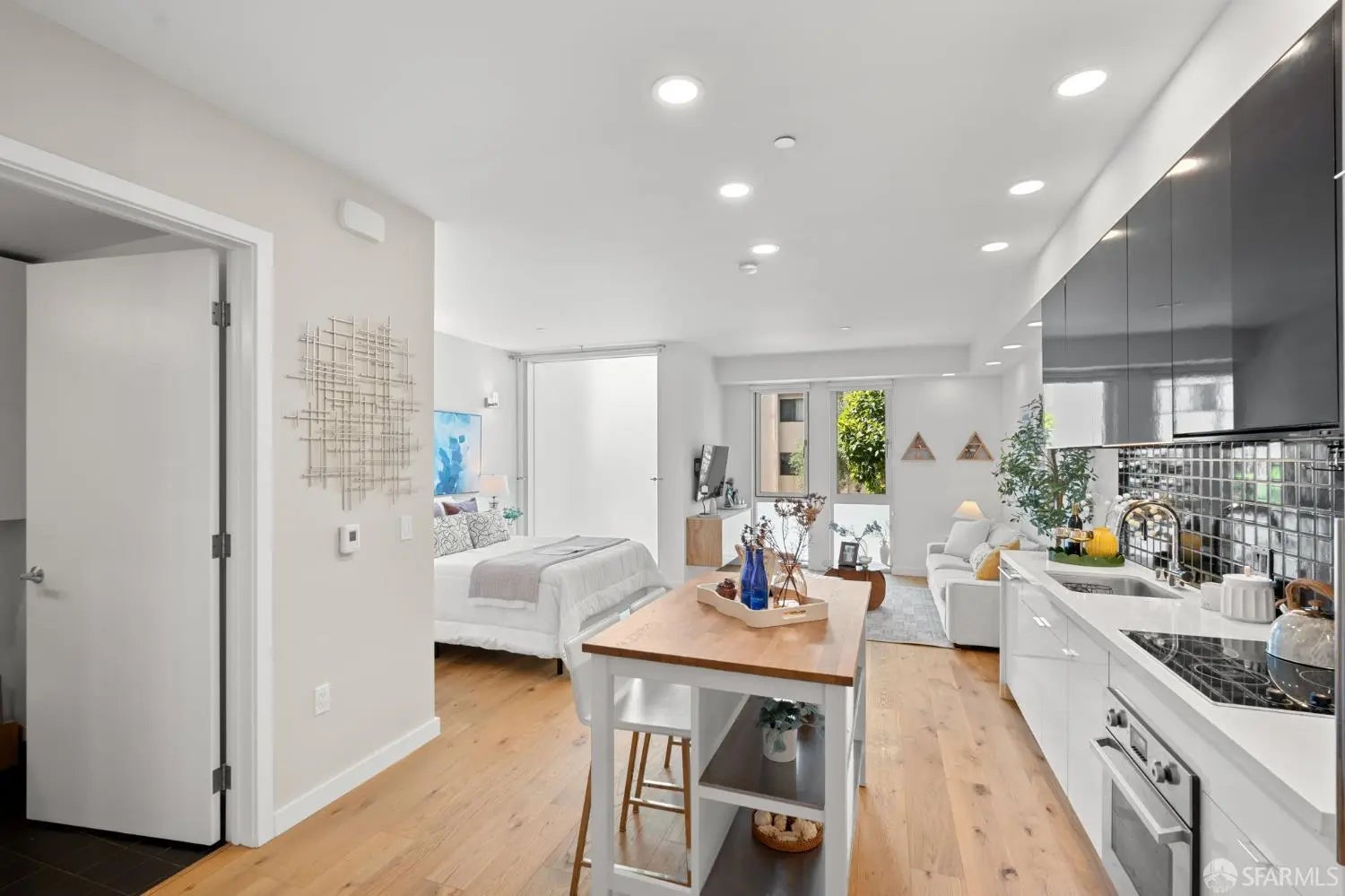 Photo of Listing #425079848