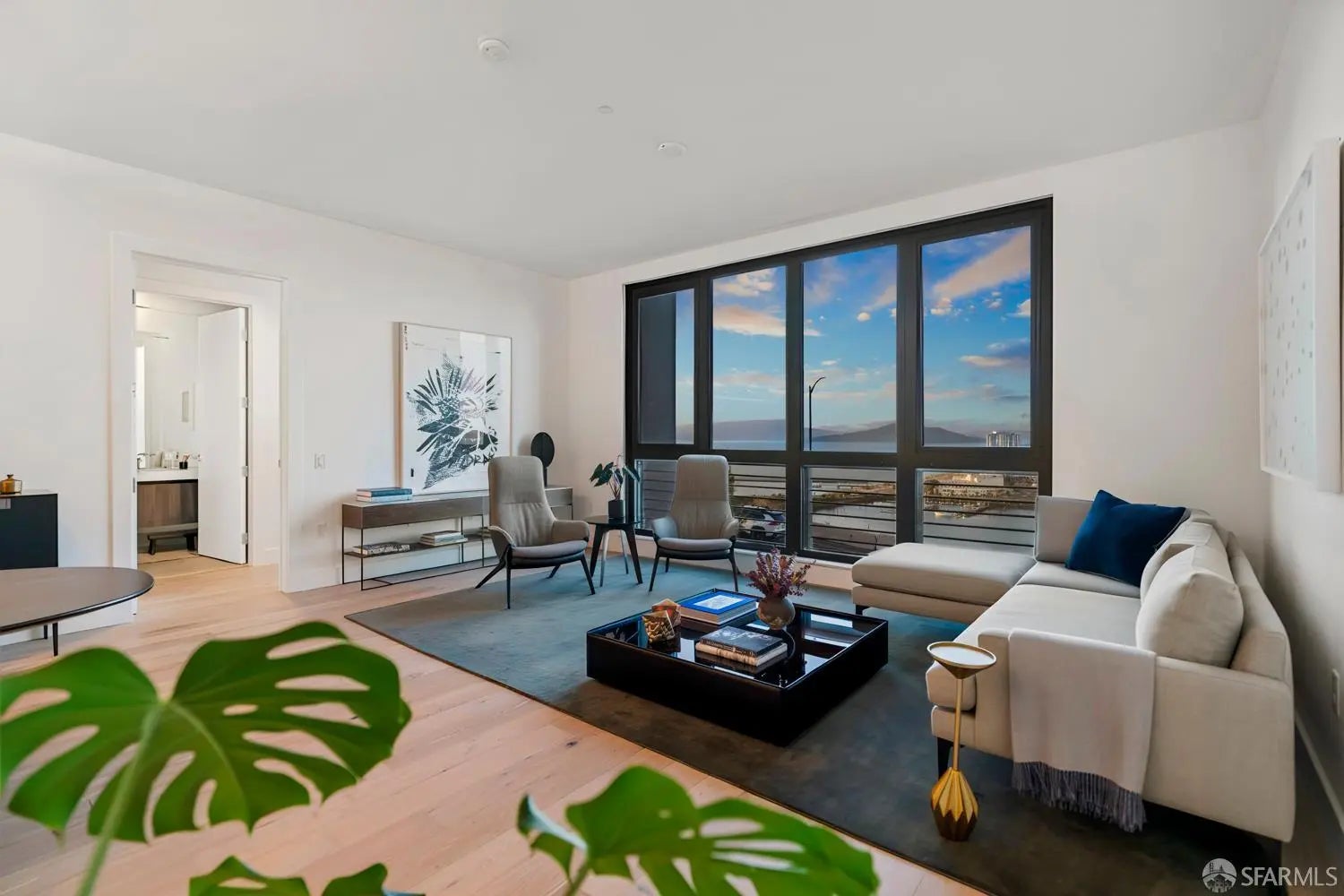 Photo of Listing #426102881