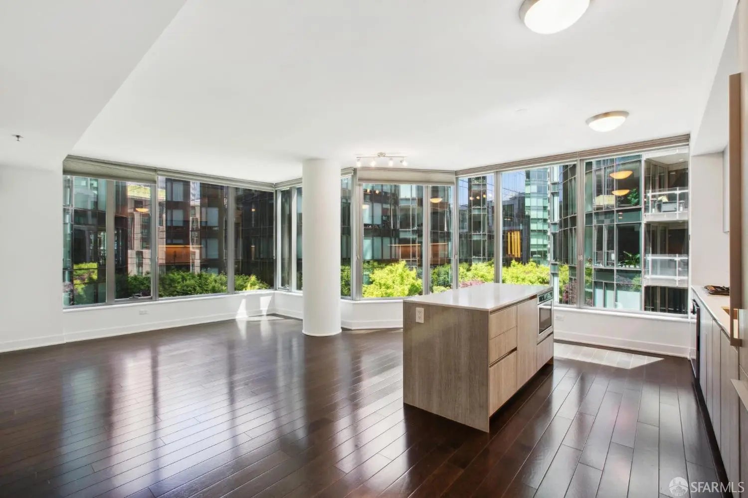 Photo of Listing #425077060