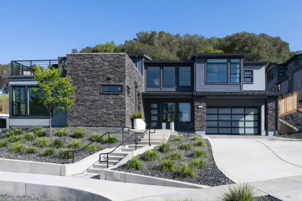 23 Erin Drive, San Rafael