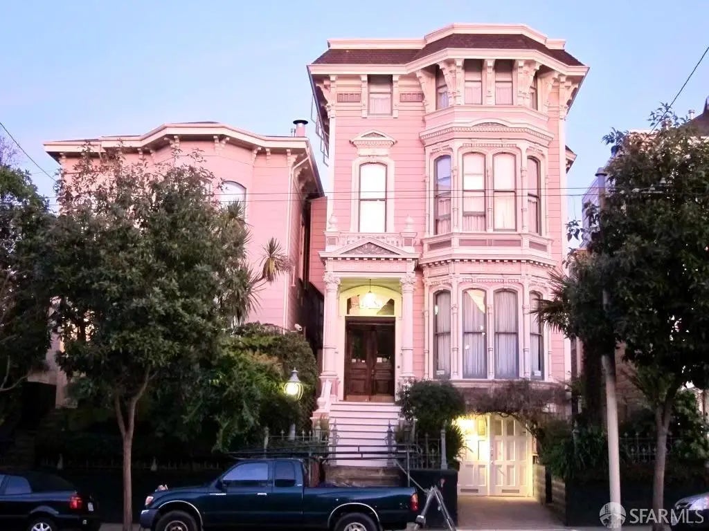 Photo of Listing #425066355