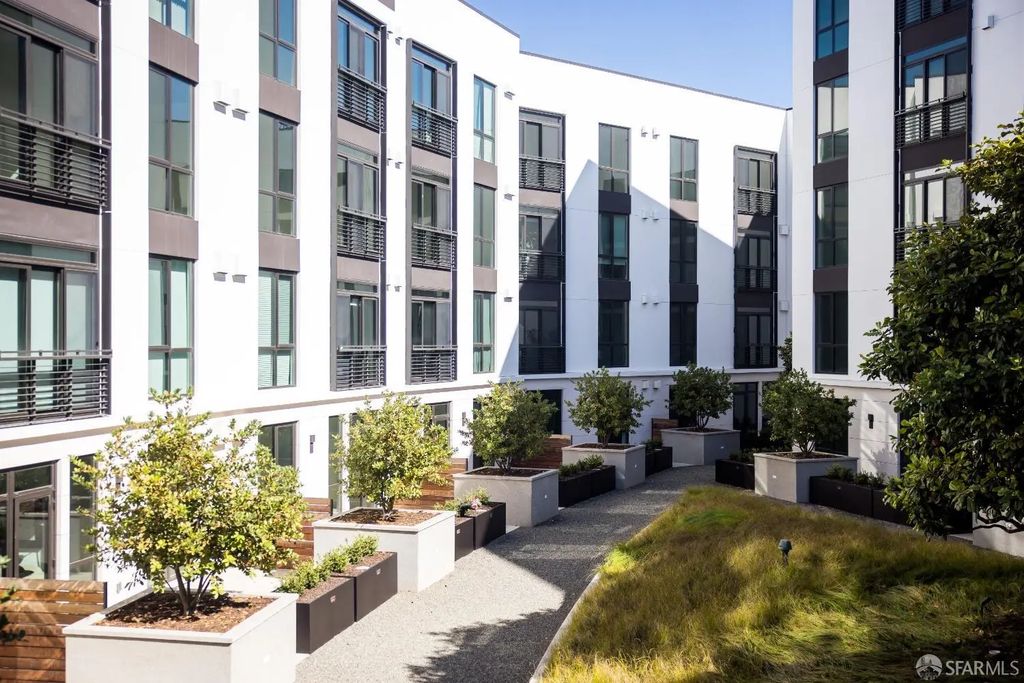 1 Bristol Court 223, San Francisco