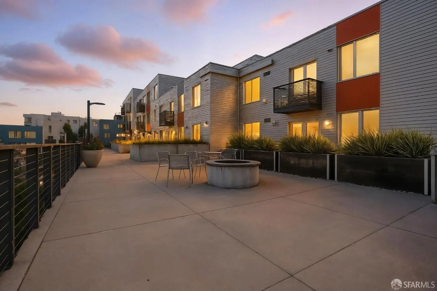 Photo of Listing #425038286