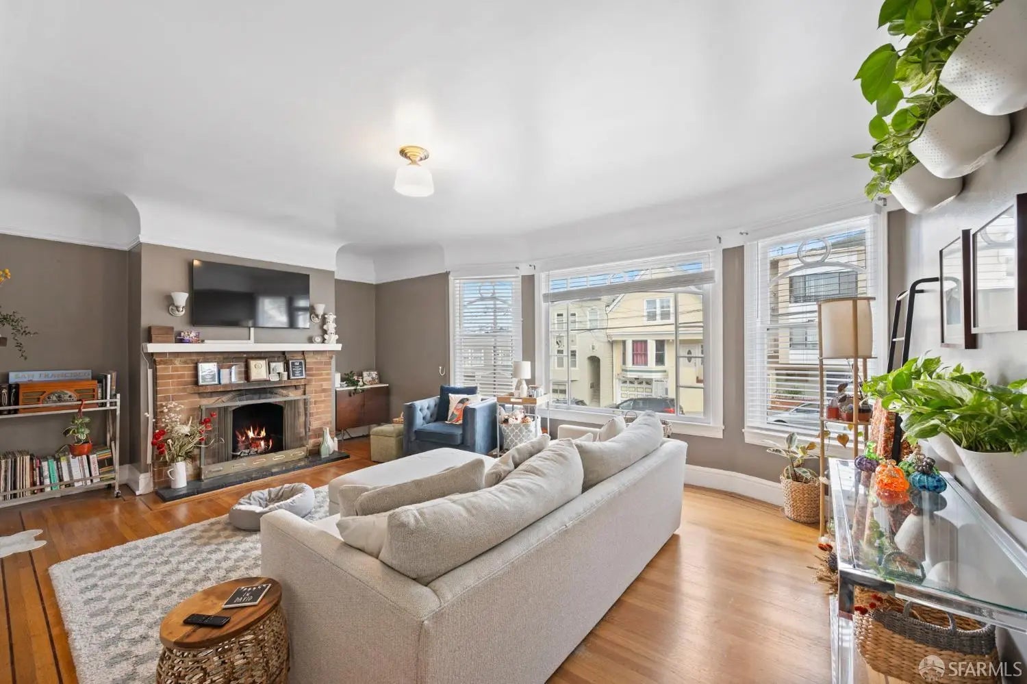 Photo of Listing #425087288