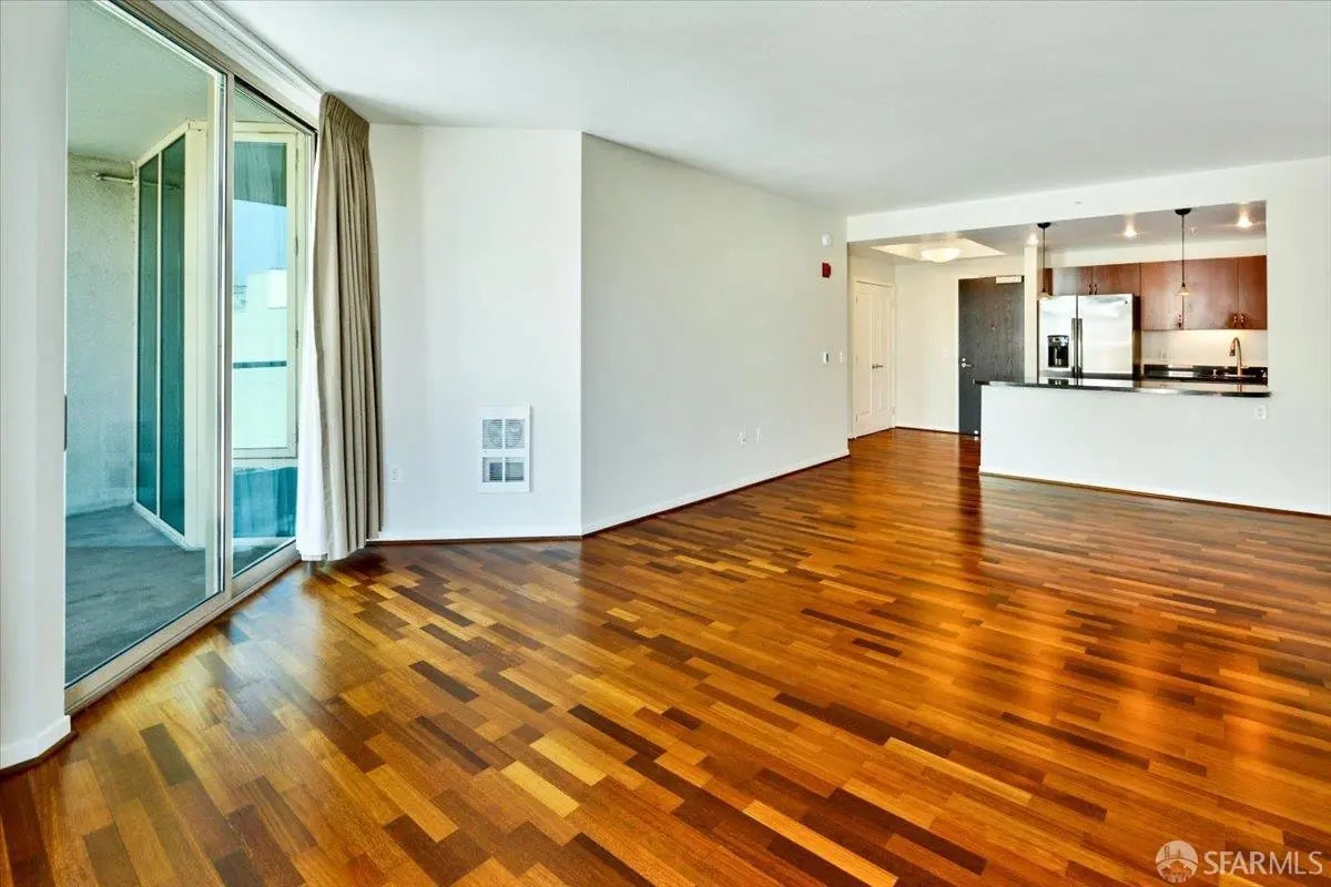 Photo of Listing #425084929