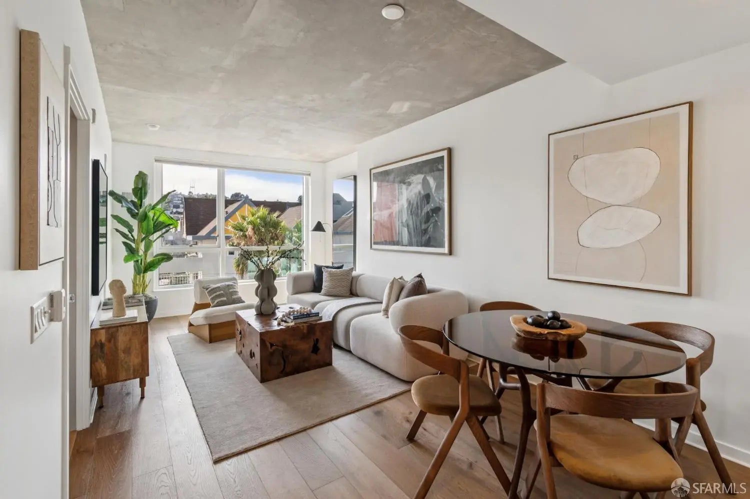 Photo of Listing #425075874