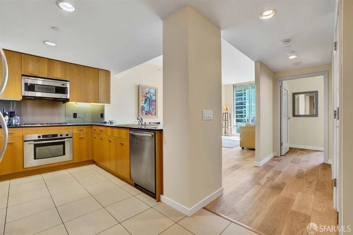 Photo of Listing #425074785