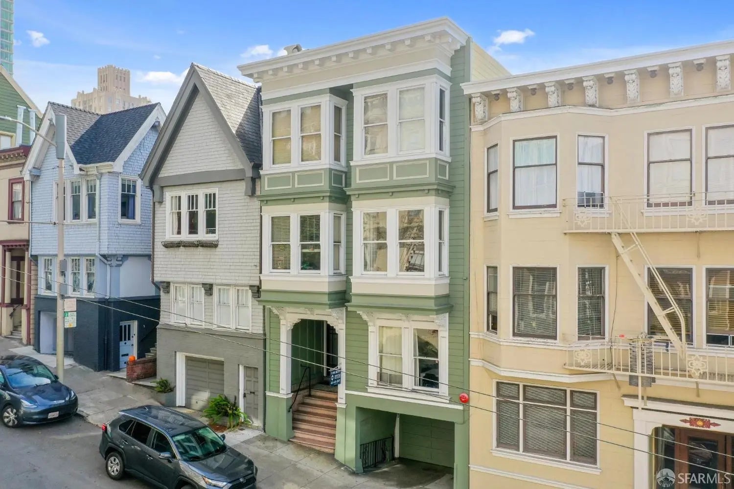 Photo of Listing #425085965